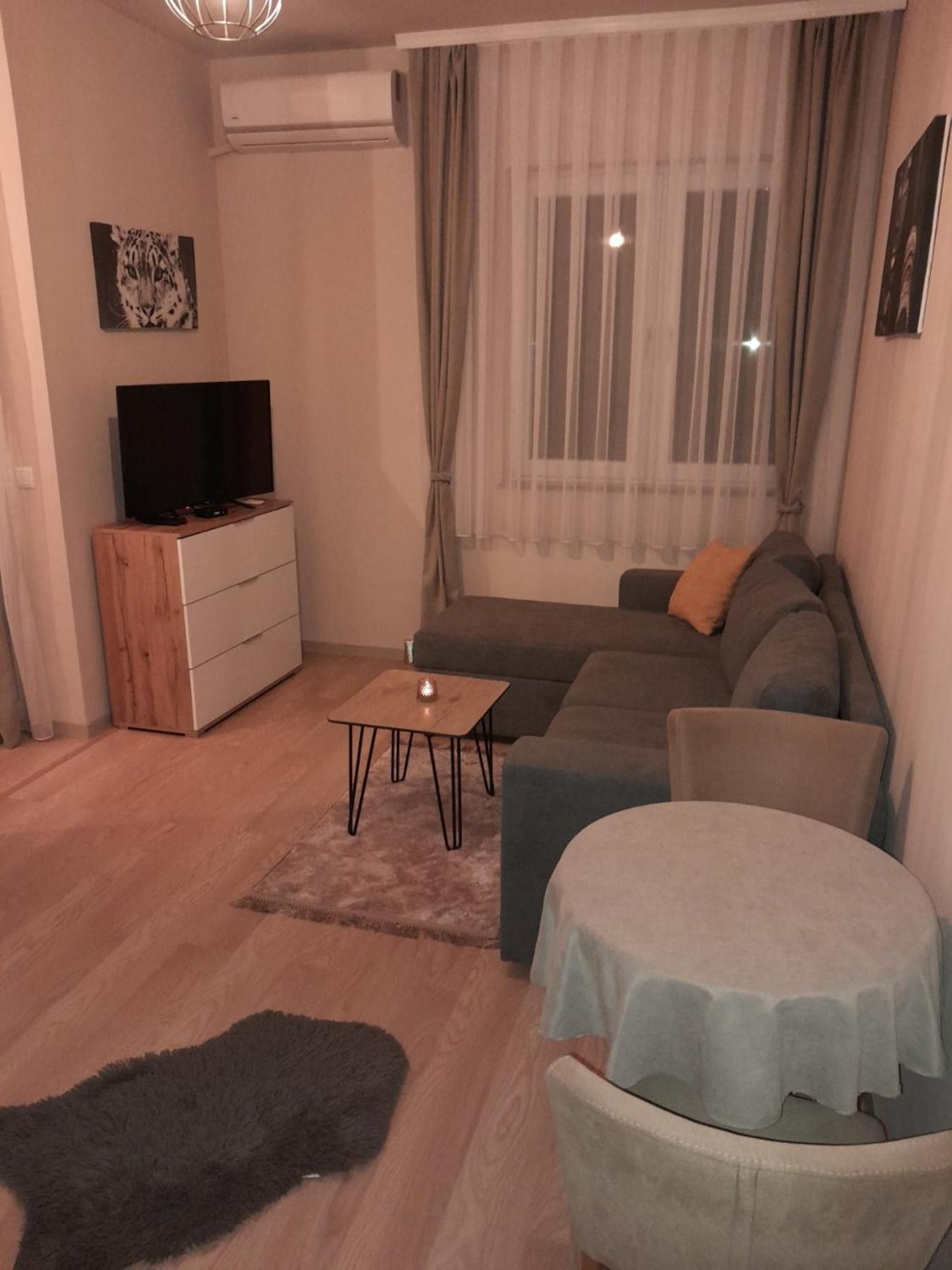 Gray Apartament 2 Priștina Exterior foto